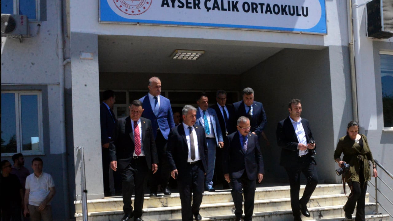 Foto - 9’u öğrenci 10 kişi hayatını kaybetmişti! Tüyleri diken diken eden ziyaret!