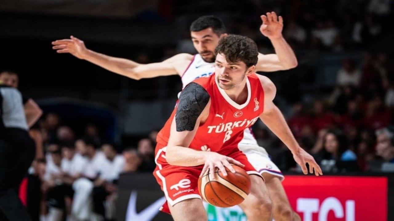 Foto - A Milli Basketbol Takımı’nın yıldız oyuncusu Tarık Biberovic’ten gönülleri fetheden sözler: İdolüm Hazreti Muhammed, yolum Allah’ın yolun