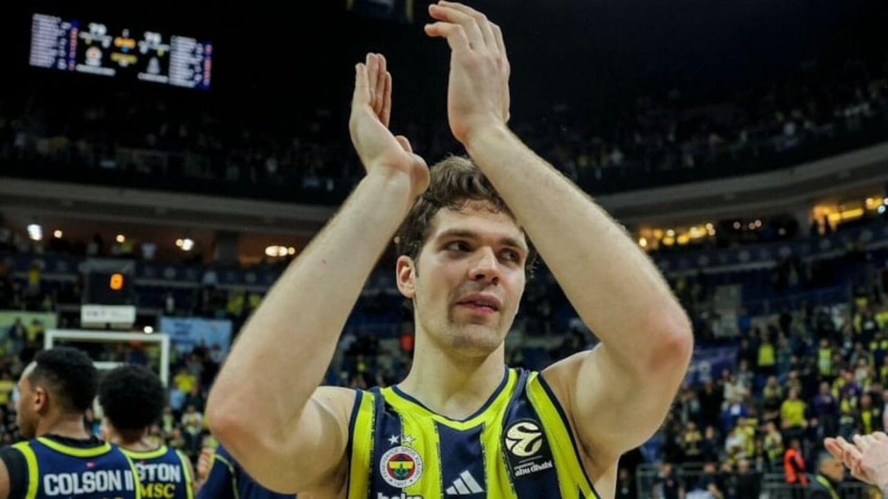 A Milli Basketbol Takımı’nın yıldız oyuncusu Tarık Biberovic’ten gönülleri fetheden sözler: İdolüm Hazreti Muhammed, yolum Allah’ın yolun