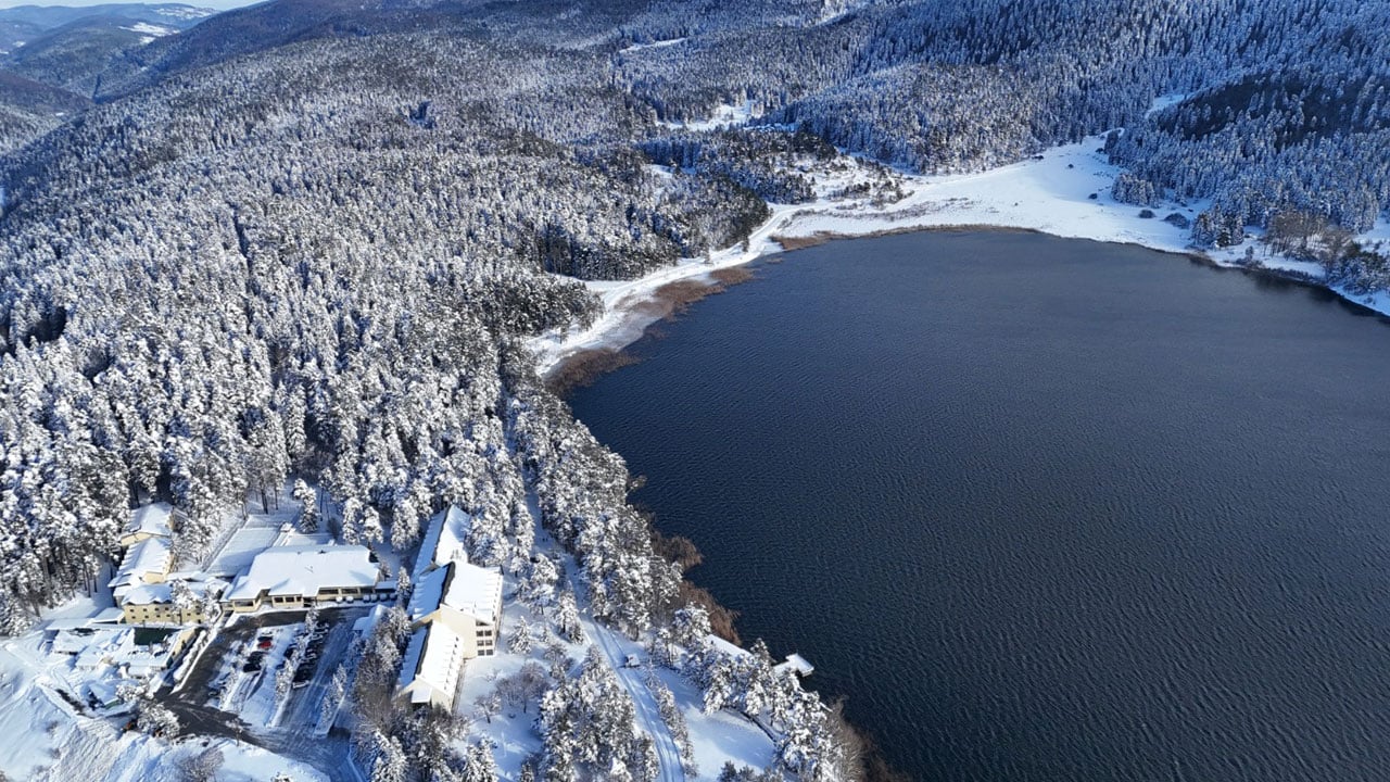 Abant beyaza gömüldü! Ortaya çıkan manzara hayran bıraktı