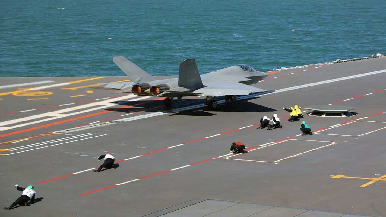 Foto - ABD gemilerine rakip olarak görülüyor! Çin'in yeni süper uçak gemisi kusurlu mu?