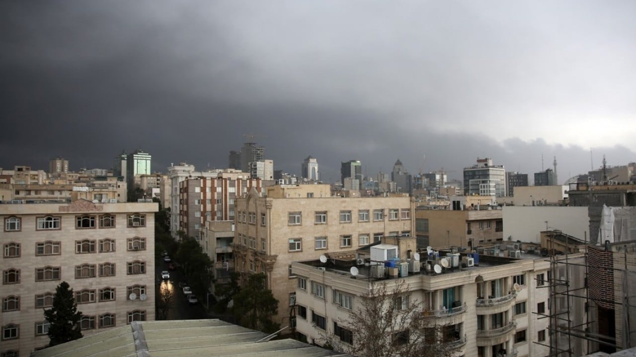 Foto - ABD-İsrail petrol depolarını vurdu, Tahran’ı kara bulutlar kapladı