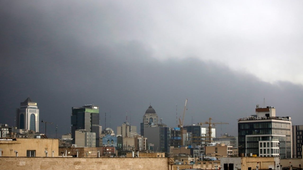 Foto - ABD-İsrail petrol depolarını vurdu, Tahran’ı kara bulutlar kapladı