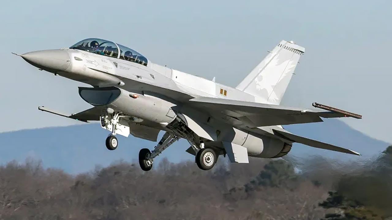 Foto - ABD Jetleri Çin roketlerine karşı!