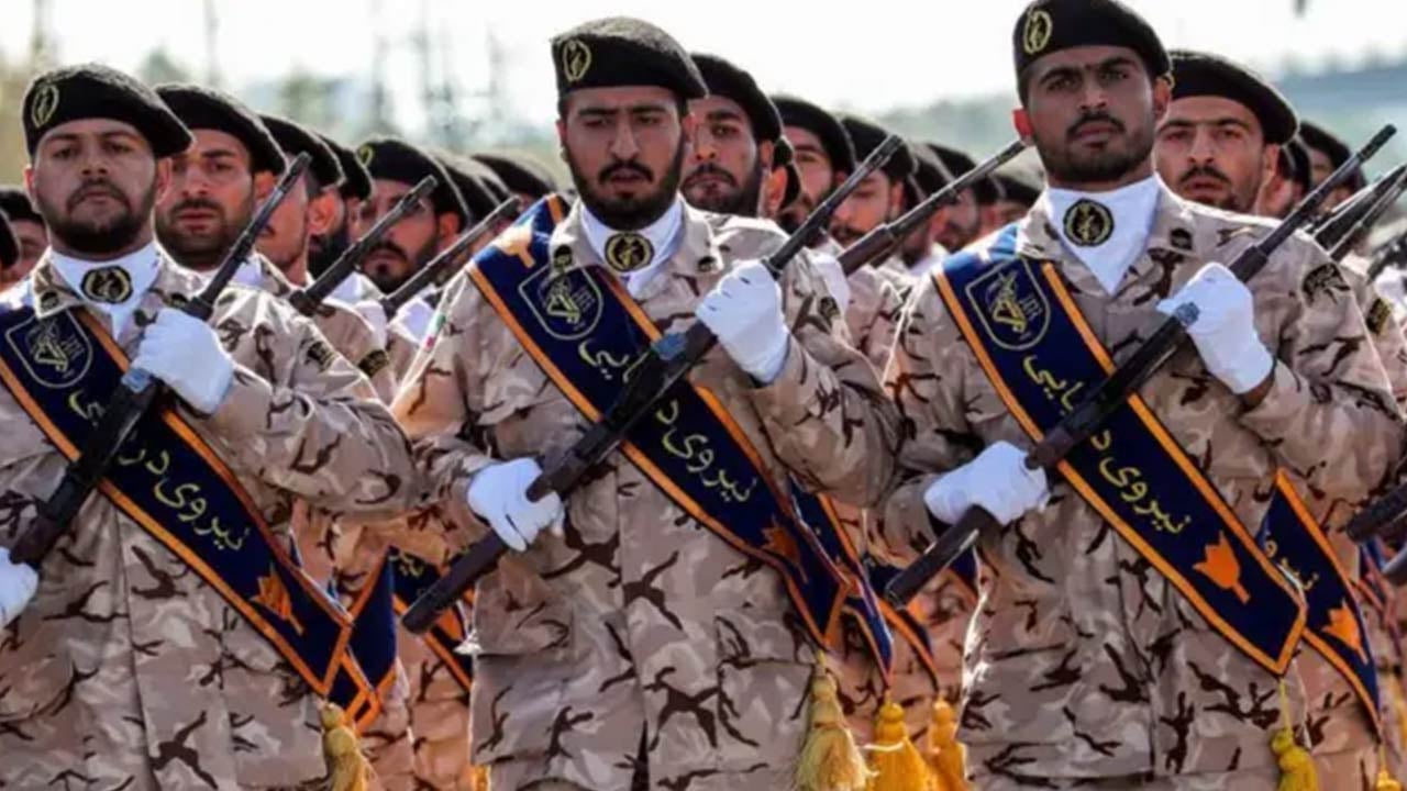 Foto - ABD savaş uçakları bölgeye geliyor! İran’dan hava birliklerine acil çağrı!