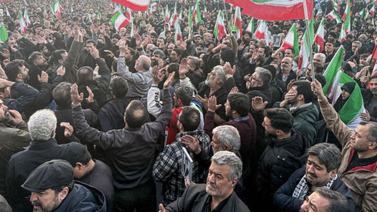 Foto - ABD ve İsrail bu direnci yıkabilecek mi? Bu kalabalık, dans eden birkaç sekülere benzemez!