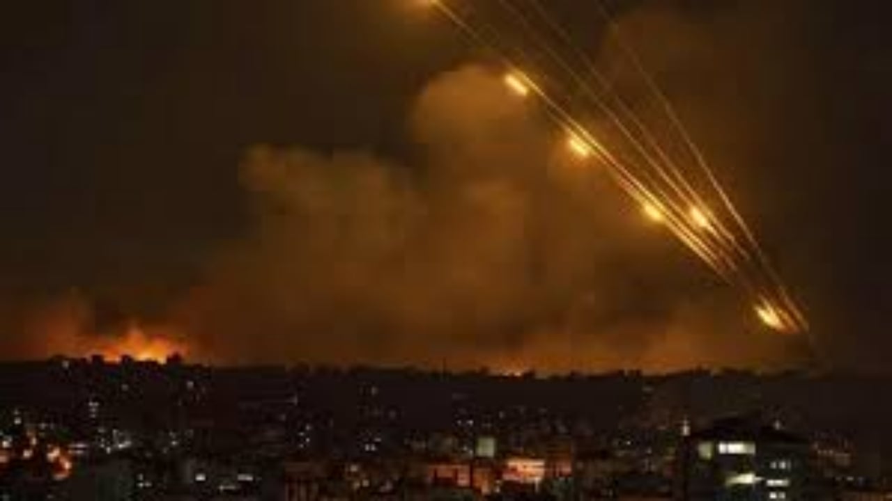 Foto - ABD ve İsrail’in vurduğu İran’dan karşı hamle! Füzeleri birer birer ateşlediler