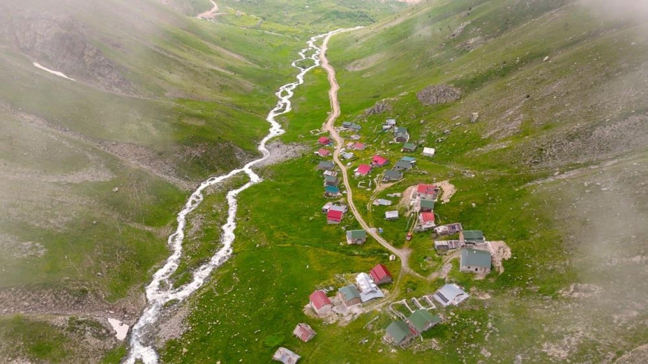Foto - Abdalmusa Zirvesi’nde bahar Türkiye’nin Alpleri Dulağa Yaylası çiçek açtı