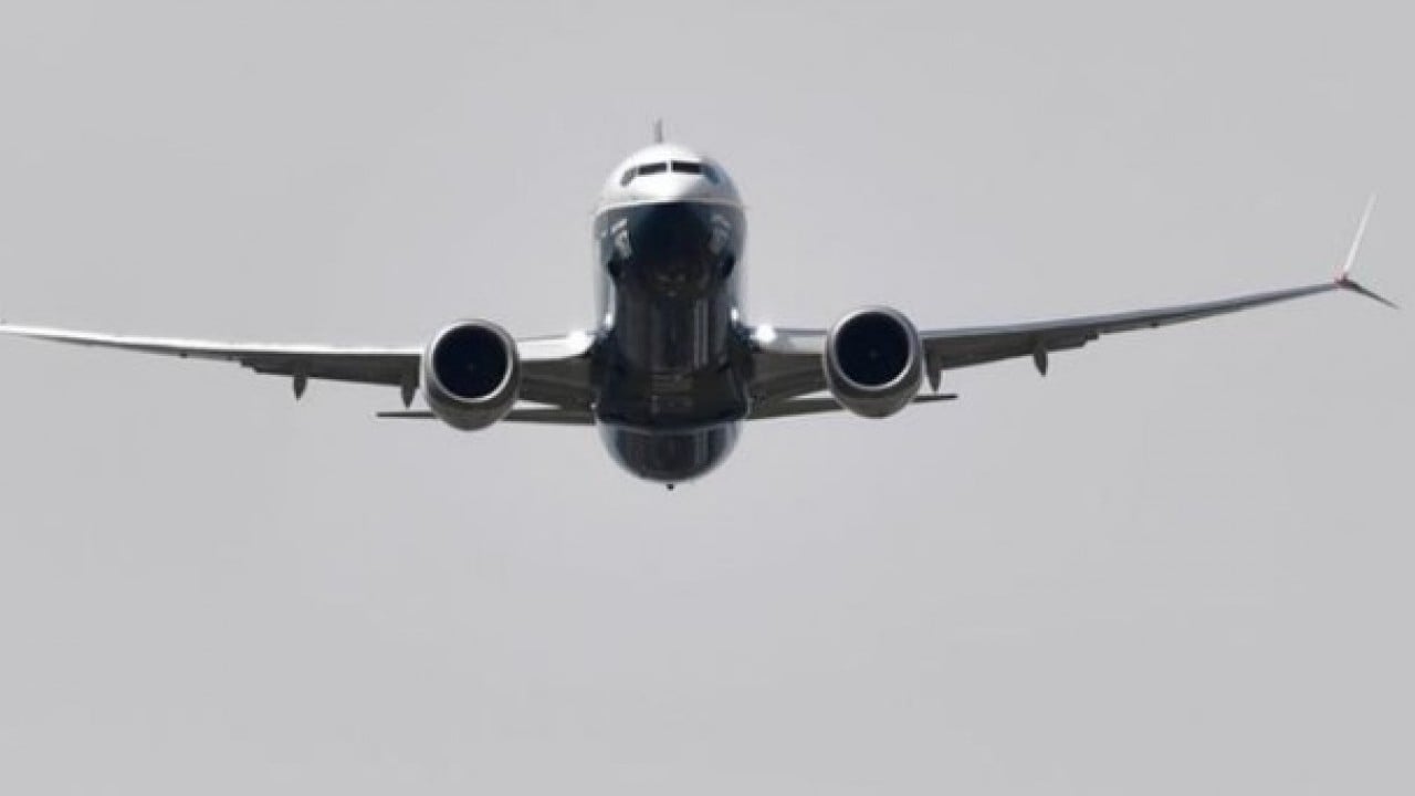 Yolcu uçağında panik anları: Hostesler pilotlara cevap veremedi!