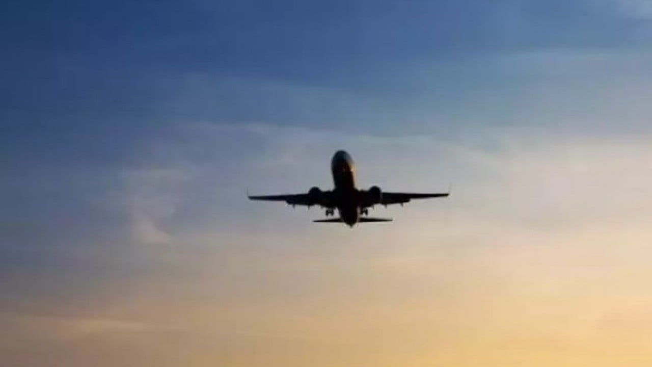 Foto - Yolcu uçağında panik anları: Hostesler pilotlara cevap veremedi!