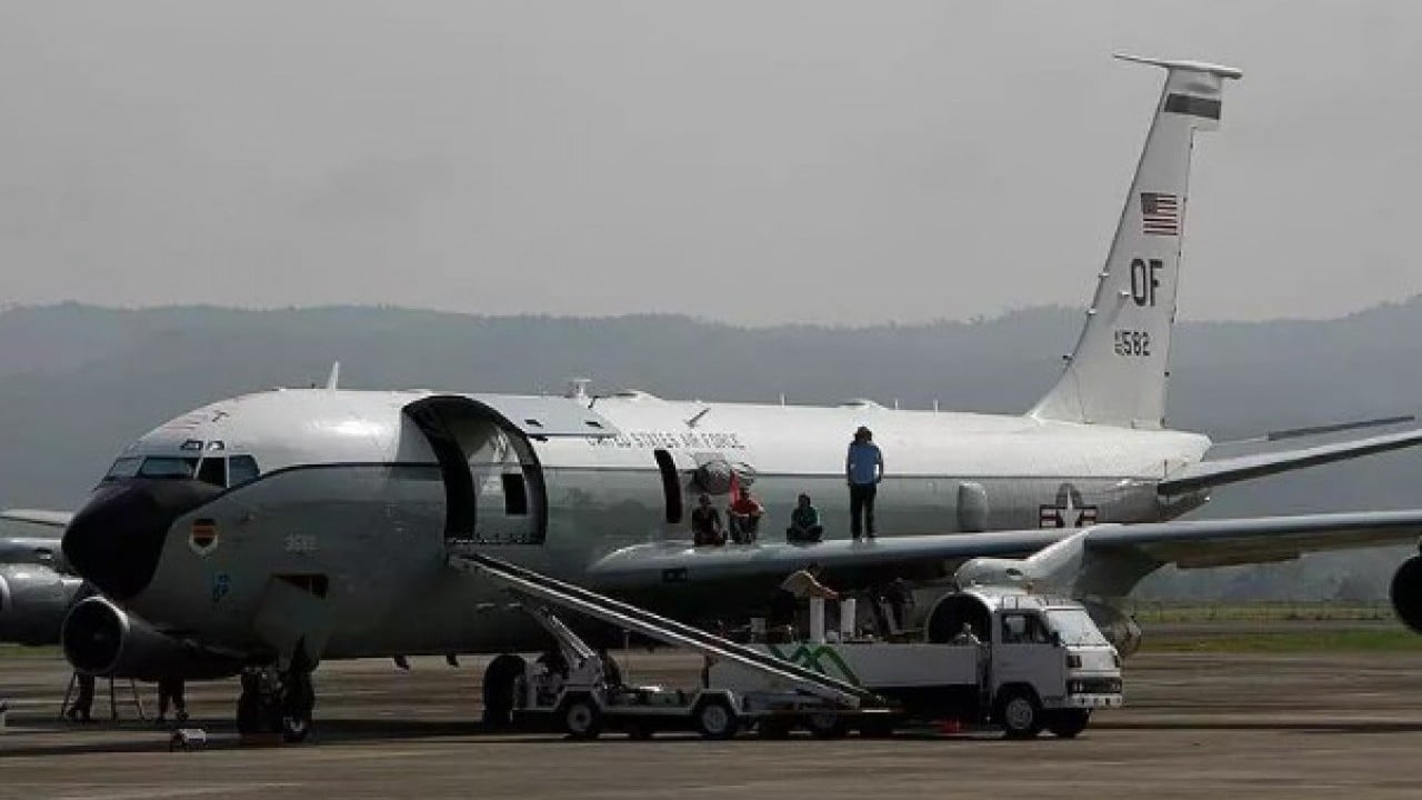 Foto - Yolcu uçağında panik anları: Hostesler pilotlara cevap veremedi!