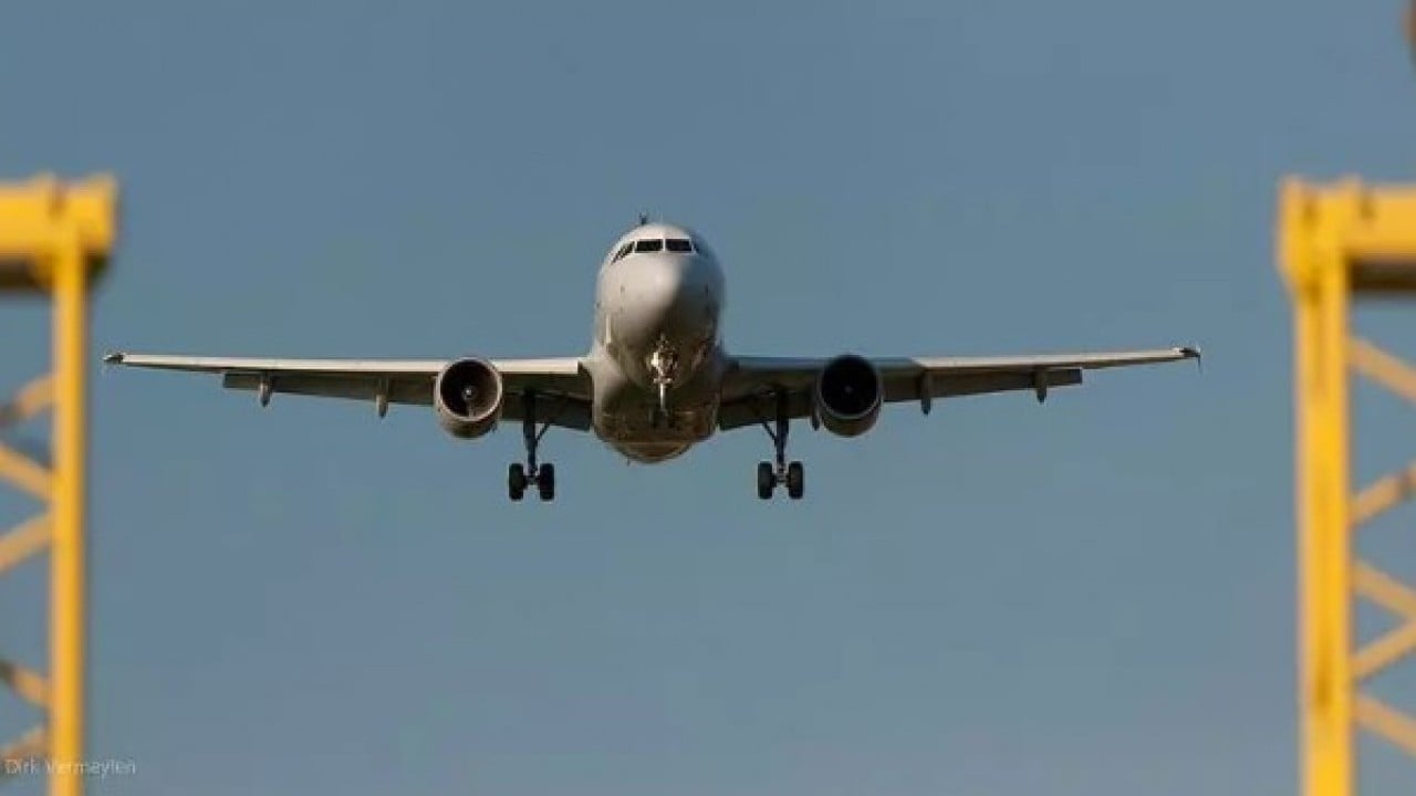 Foto - Yolcu uçağında panik anları: Hostesler pilotlara cevap veremedi!