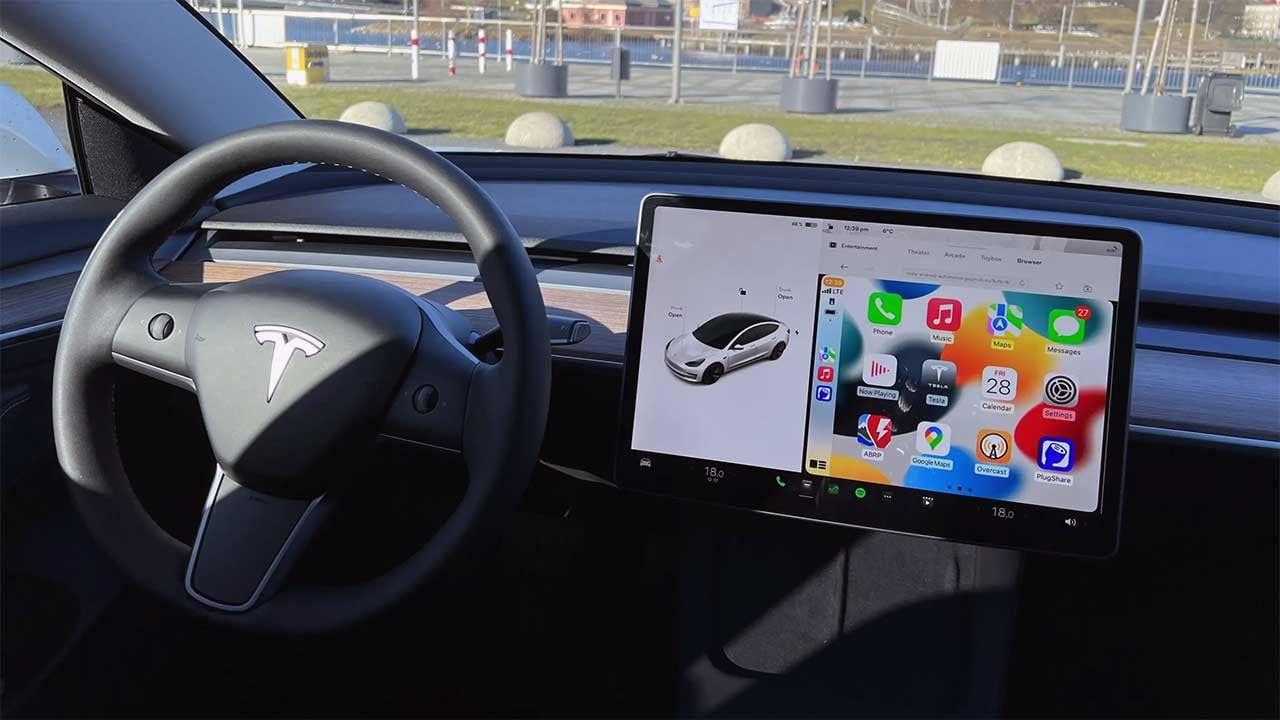 Foto - ABD'de işler kötü gidiyor! Tesla, Apple CarPlay'e sarıldı