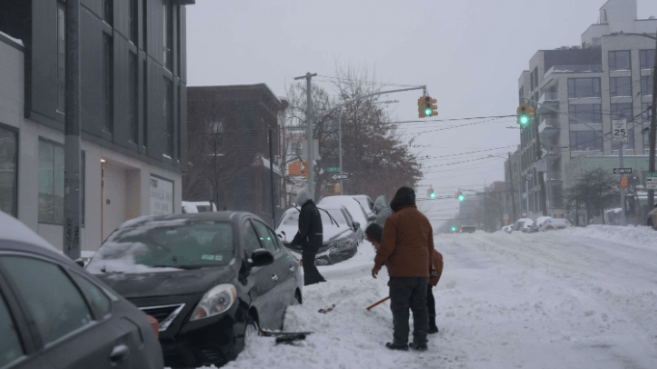 Foto - ABD’de kar fırtınası hayatı felç etti! Uçuşlar iptal edildi şehir karanlığa büründü