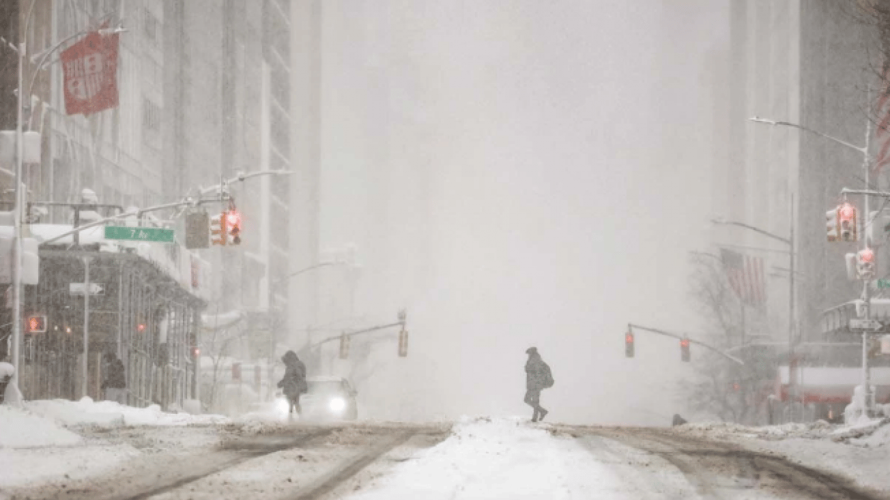 Foto - ABD’de kar fırtınası sürüyor! Kar kalınlığı 94 santimi buldu! 5 binden fazla uçuş iptal