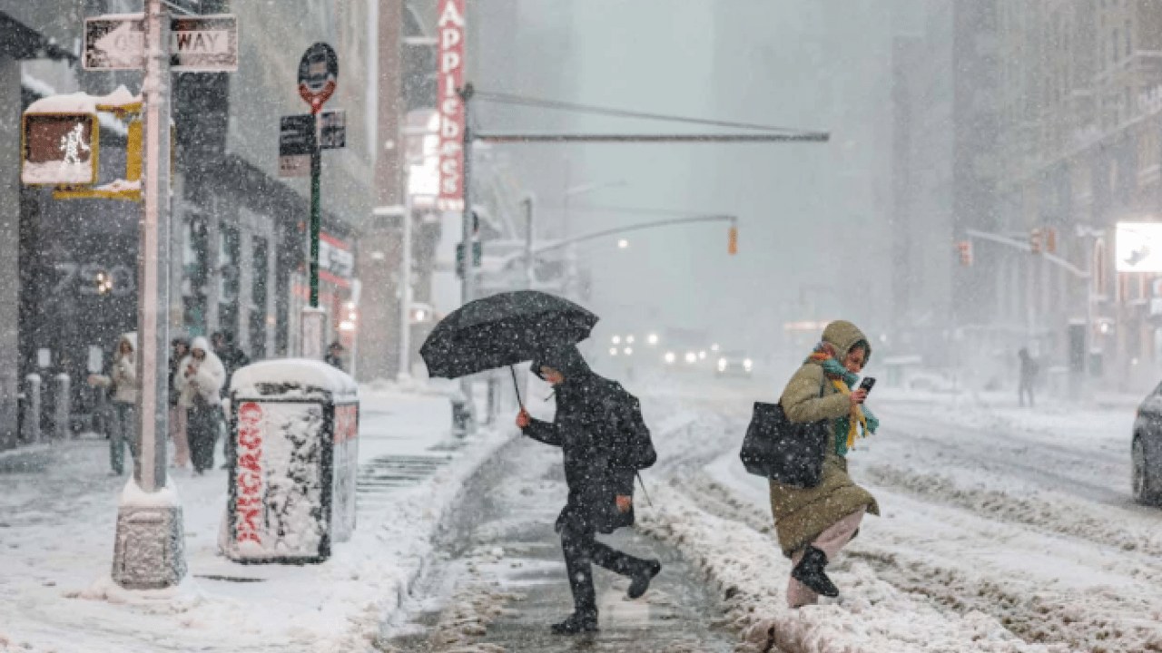 Foto - ABD’de kar fırtınası sürüyor! Kar kalınlığı 94 santimi buldu! 5 binden fazla uçuş iptal