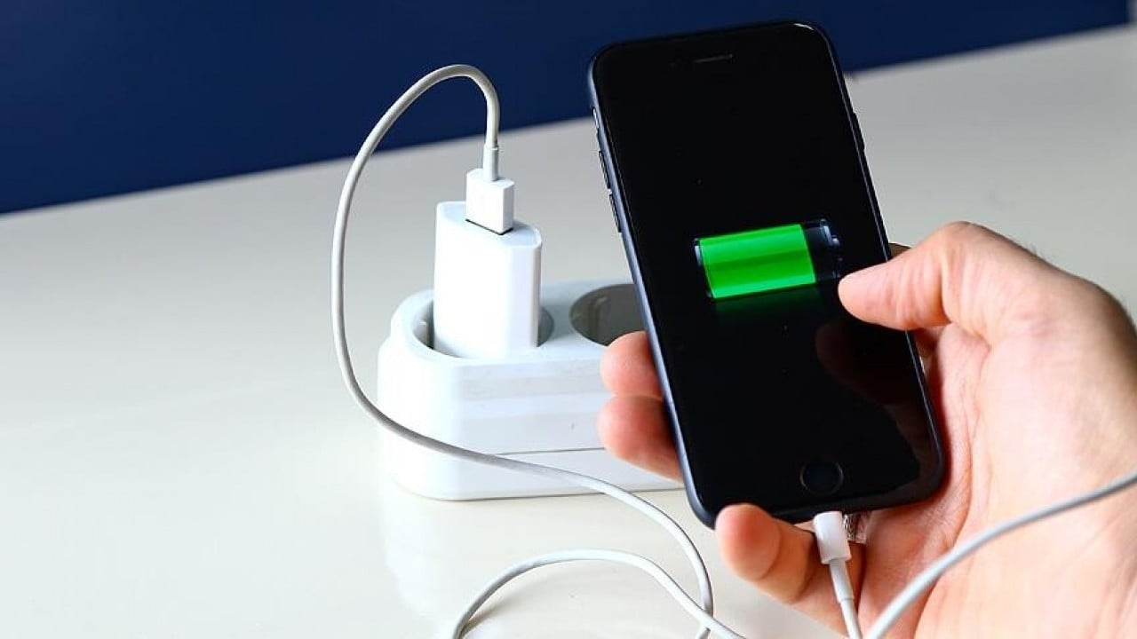 Foto - AB’den akıllı telefon kararı! Değişimi kullanıcıya bırakıyor