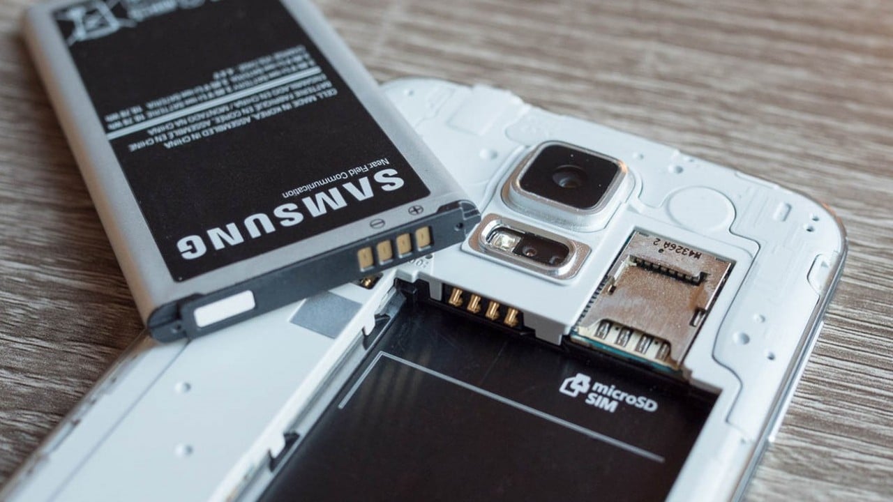 Foto - AB’den akıllı telefon kararı! Değişimi kullanıcıya bırakıyor