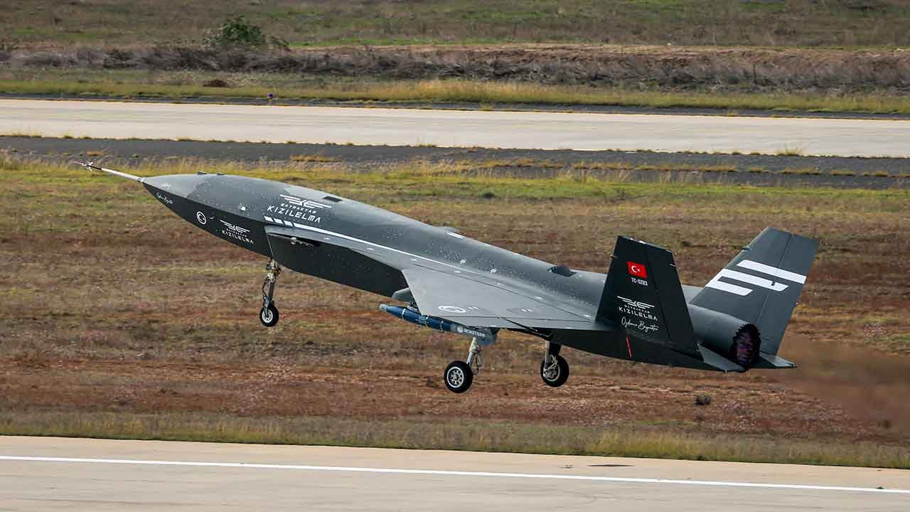 Foto - ABD'li eski savaş pilotu Bayraktar Kızılelma'yı analiz ederken o özellik karşısında şaştı kaldı