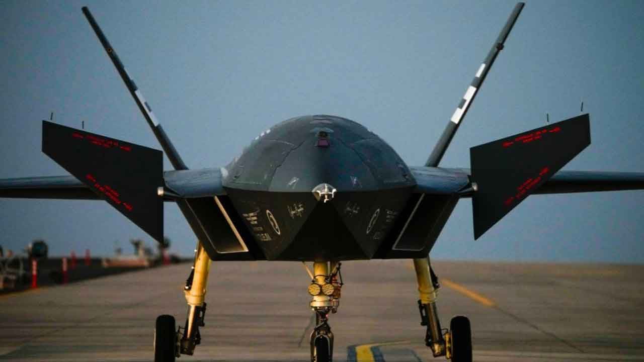 Foto - ABD'li eski savaş pilotu Bayraktar Kızılelma'yı analiz ederken o özellik karşısında şaştı kaldı