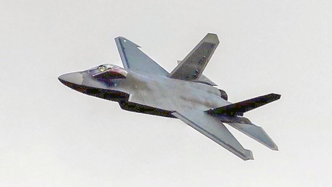 Foto - ABD'li uzmandan dikkat çeken analiz! Çin'in gizli savaş uçağı dengeyi sarsıyor