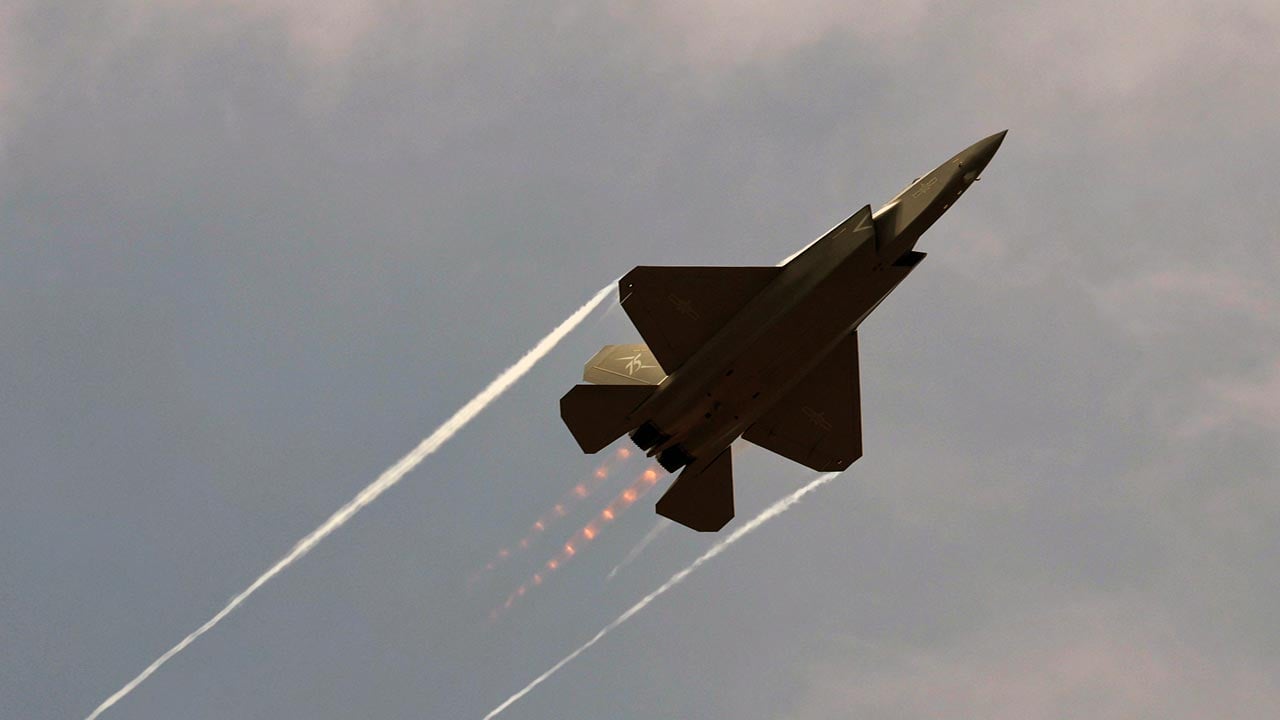 Foto - ABD'li uzmandan dikkat çeken analiz! Çin'in gizli savaş uçağı dengeyi sarsıyor