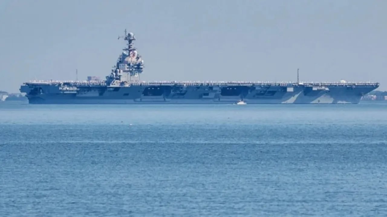 Foto - ABD’nin en gelişmiş uçak gemisi Karayipler'in limanlarında! Venezuela uyarısı Gerilim etkisini artırdı