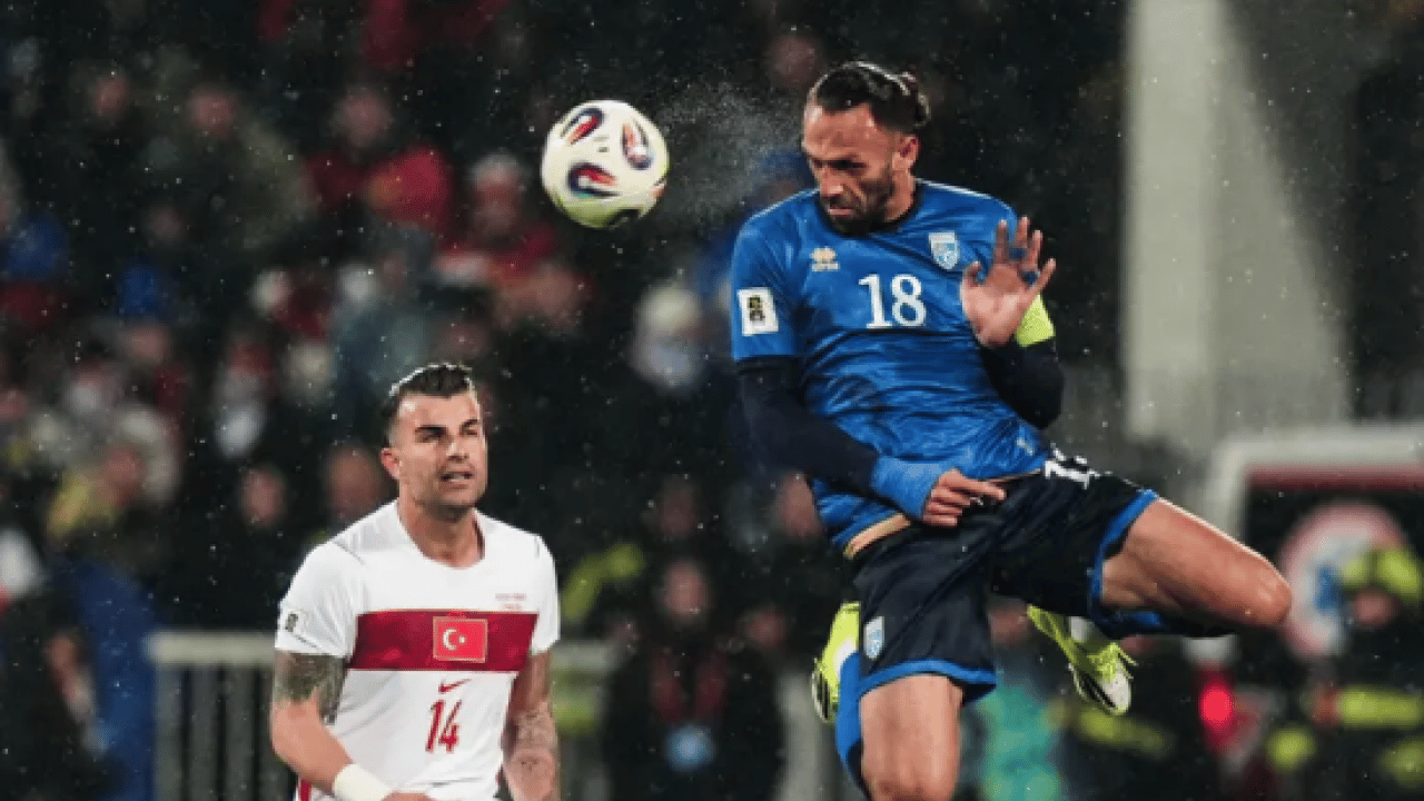 Abdülkerim Bardakcı 'İçimde kalmasın' deyip stadın kapısının önünde bombaladı!
