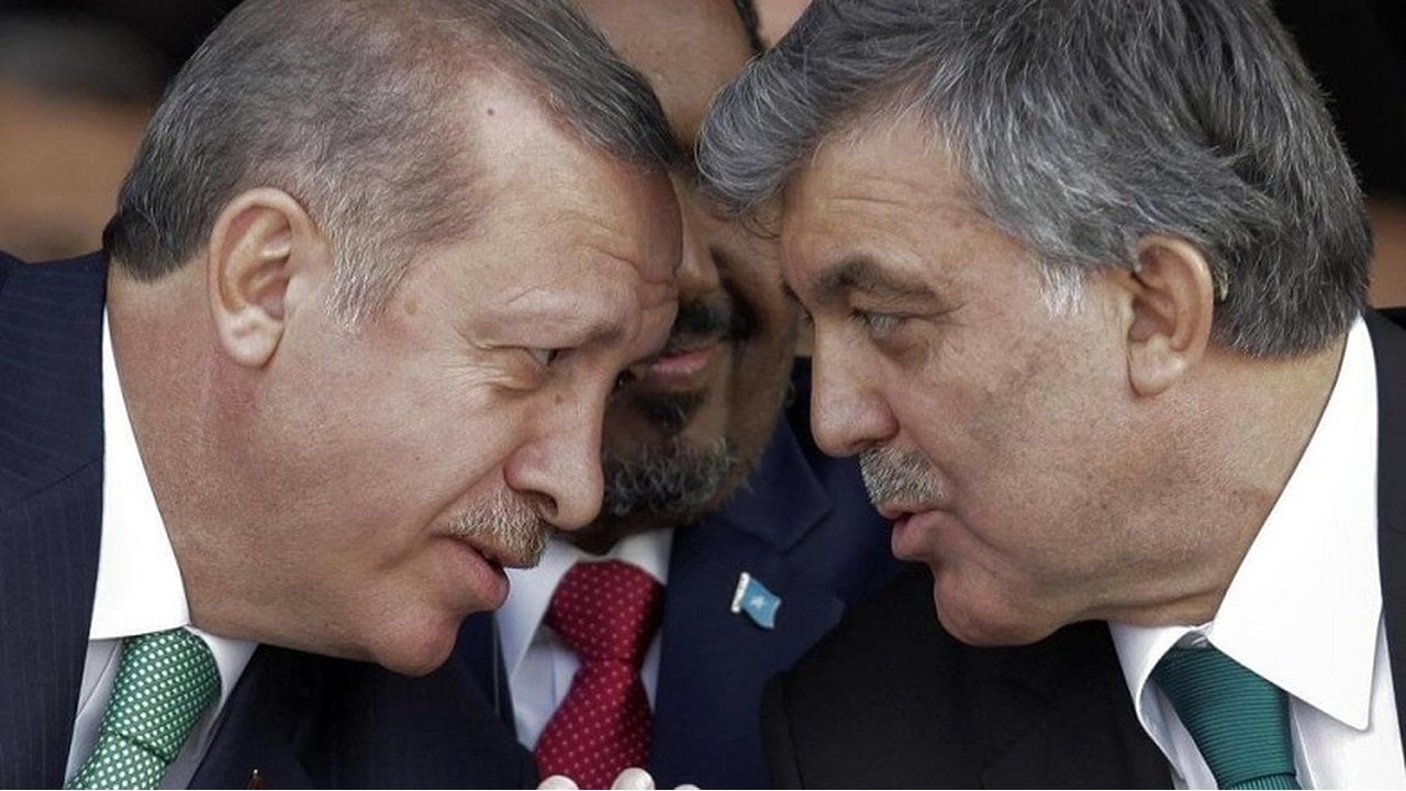Foto - Abdullah Gül, Cumhurbaşkanı Erdoğan’a haber göndermiş! Talep ettiği şey herkesi dumura uğrattı
