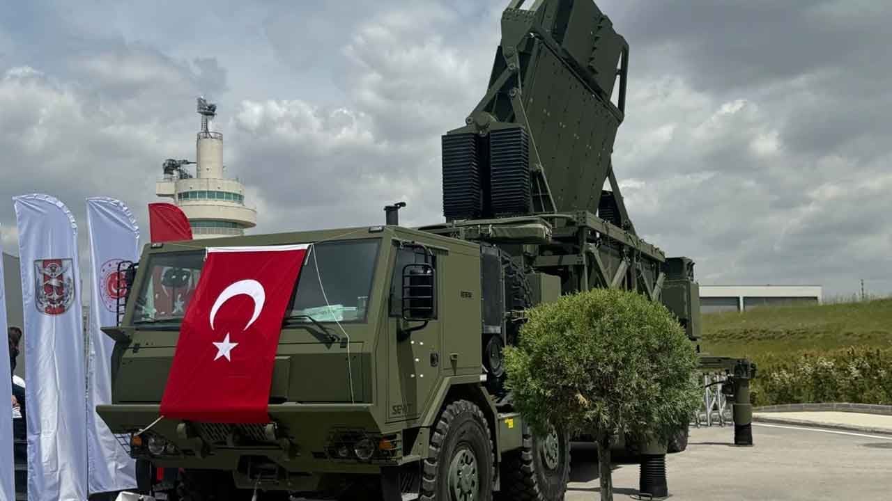 Foto - Abese İrca, CHP'li Murat Emir’i yerin dibine soktu