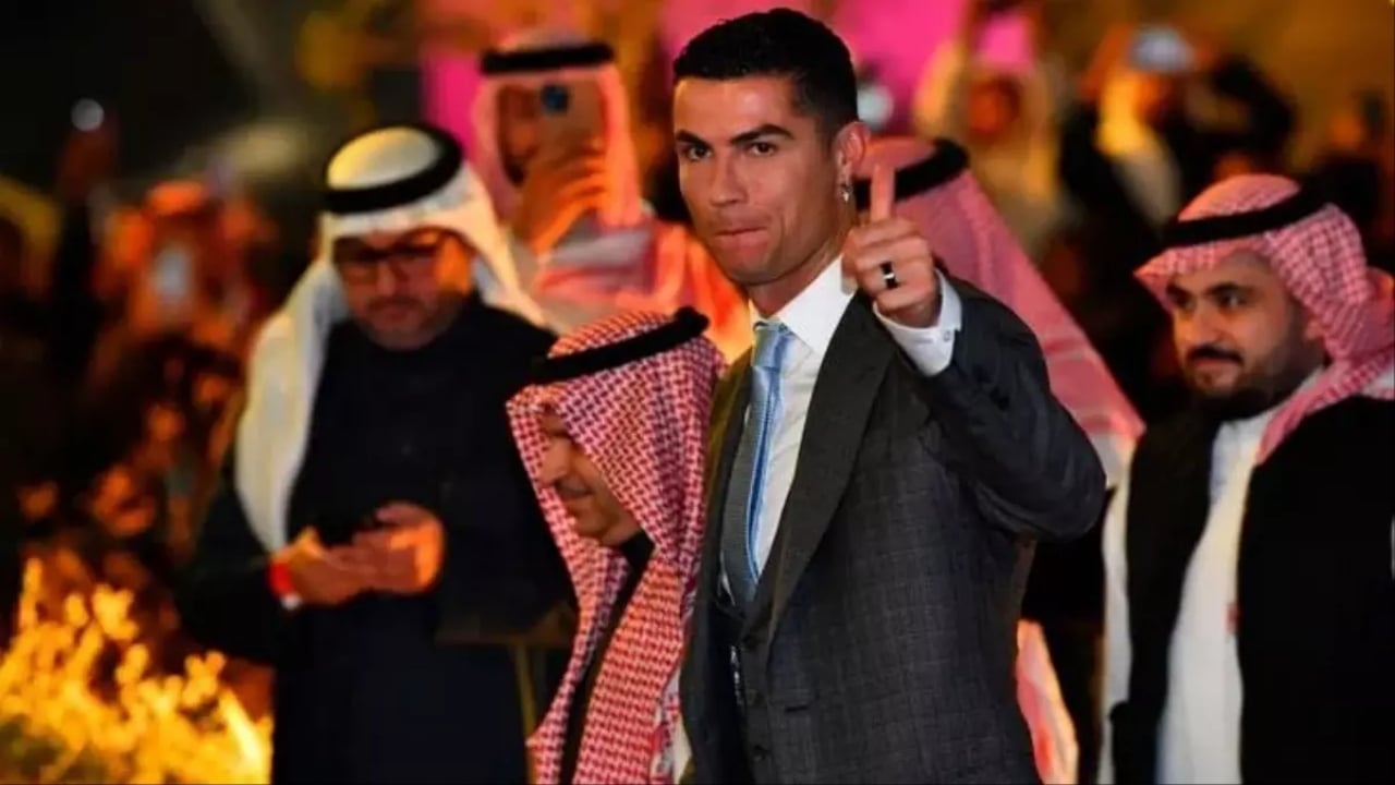 Foto - "Acaba Müslüman mı" tartışması vardı! Ünlü futbolcu Ronaldo’nun Ramazan ayının ilk iki gününde yaptığı şey herkesi şaşırttı