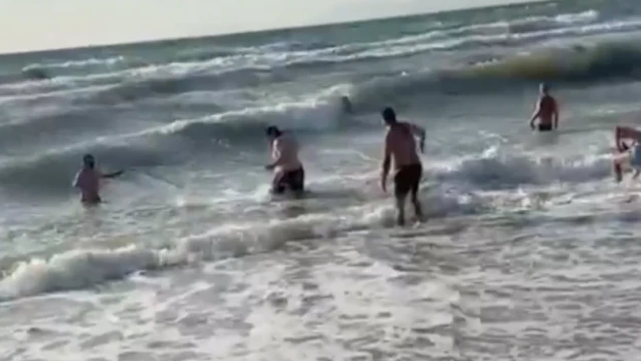 Acı haberler peş peşe geliyor! 12 kişi dalgalara kapıldı!