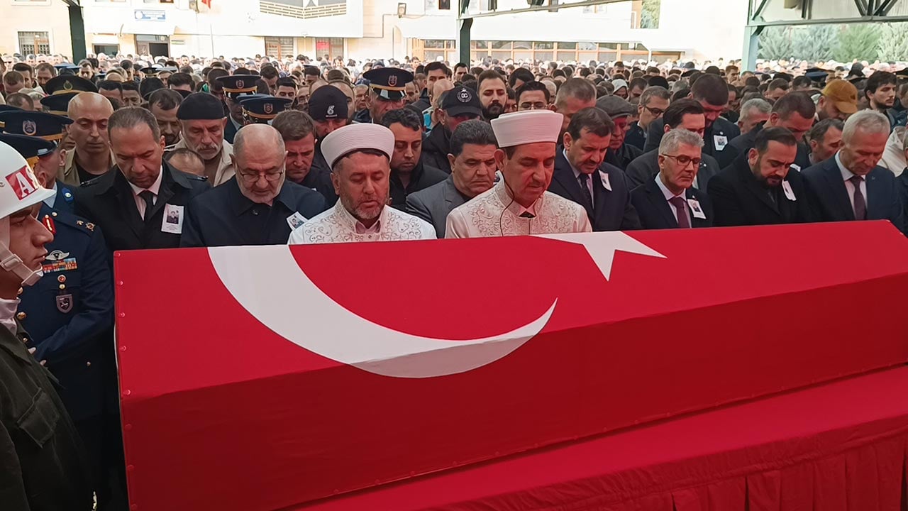 Foto - Acı törenin ardından yükselen feryat yürekleri dağladı! Şehit Özkan memleketinde dualarla uğurlandı!