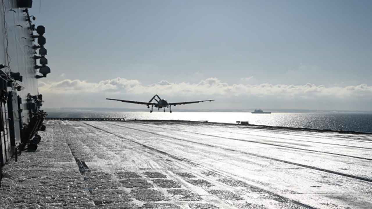 Foto - Almanya resmen sallandı! Açıklama az önce geldi: Bayraktar TB3 SİHA vurdu
