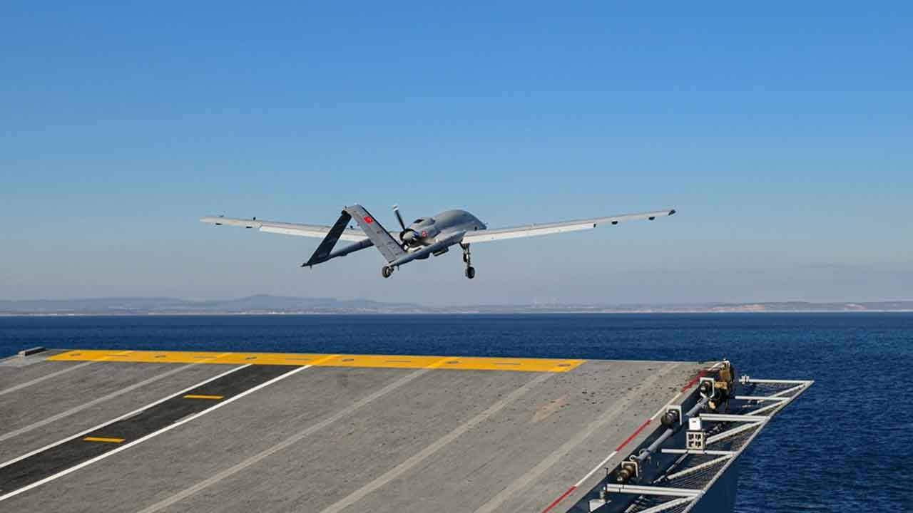 Foto - Almanya resmen sallandı! Açıklama az önce geldi: Bayraktar TB3 SİHA vurdu