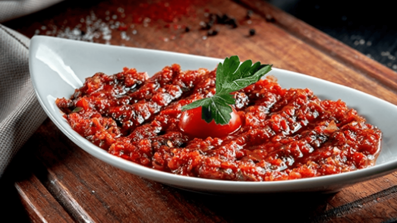 Foto - Acılı ezme tarifi! Yemekten daha çok konuşulacak! İnanılmaz pratik muhteşem lezzetli bir tarif