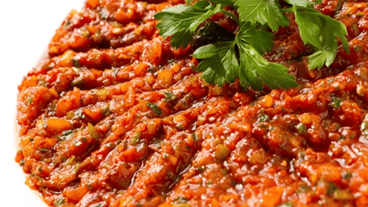 Foto - Acılı ezme tarifi! Yemekten daha çok konuşulacak! İnanılmaz pratik muhteşem lezzetli bir tarif