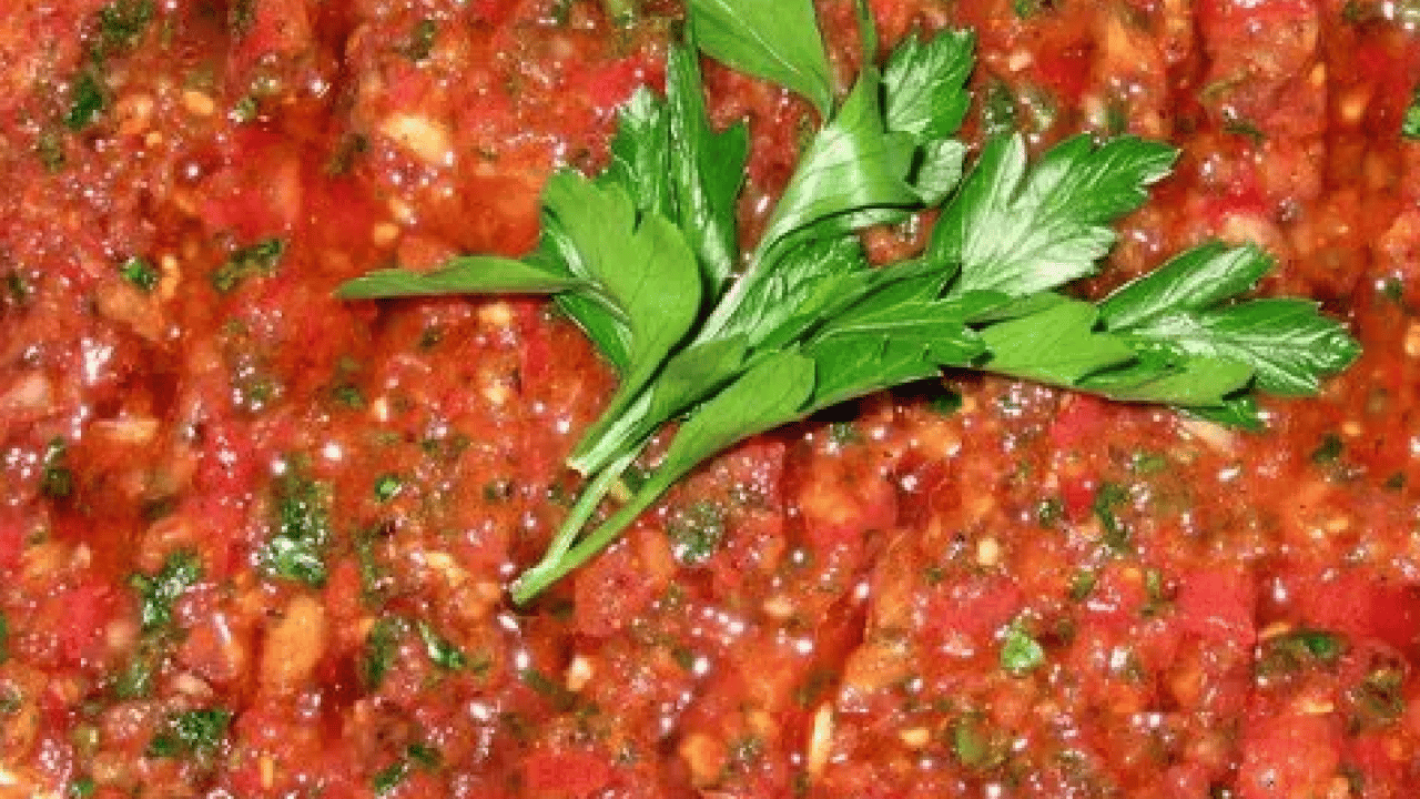 Foto - Acılı ezme tarifi! Yemekten daha çok konuşulacak! İnanılmaz pratik muhteşem lezzetli bir tarif