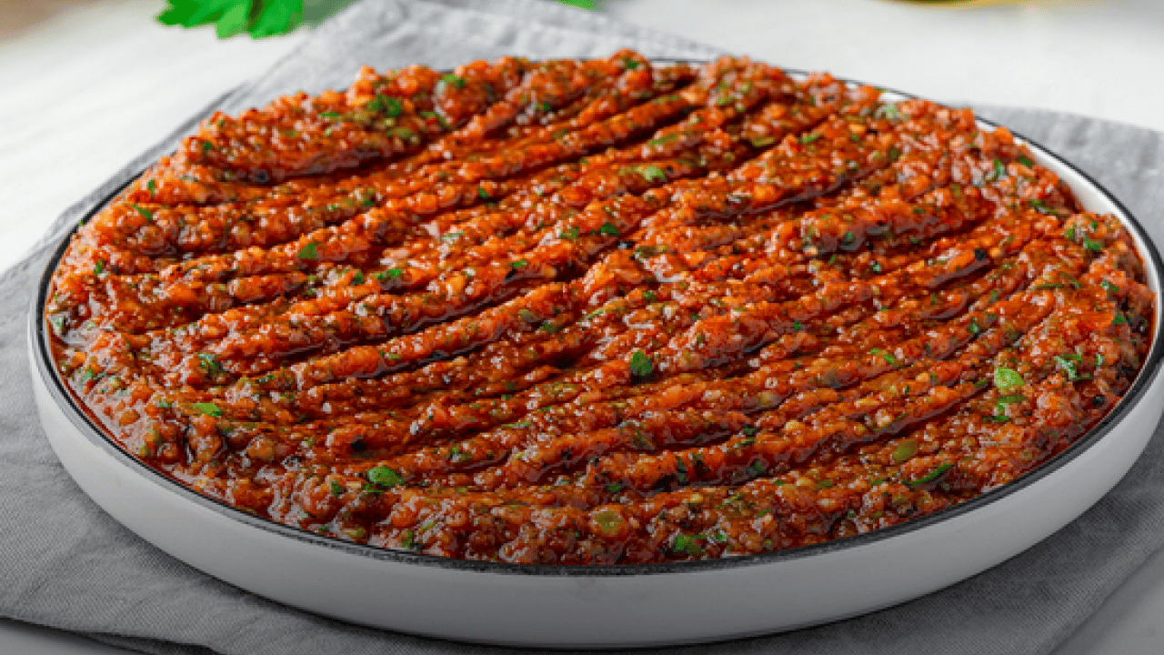 Foto - Acılı ezme tarifi! Yemekten daha çok konuşulacak! İnanılmaz pratik muhteşem lezzetli bir tarif