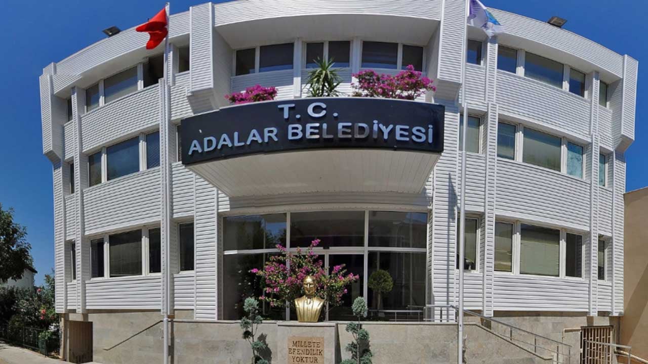 Foto - Adalar Meclisi seçimini yaptı: Rüşvetçi başkanın vekili bakın kim oldu