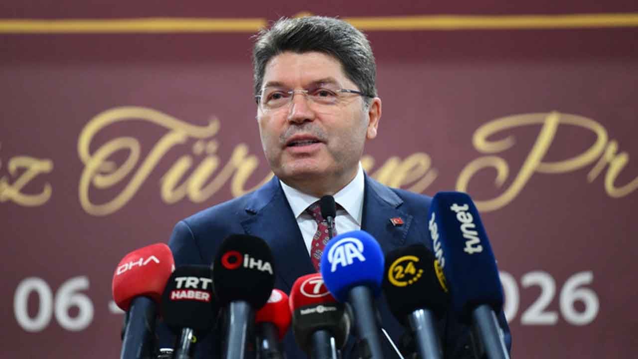 Foto - Adalet Bakanı Yılmaz Tunç'tan 'IBAN' tepkisi: Niye veriyorsunuz?