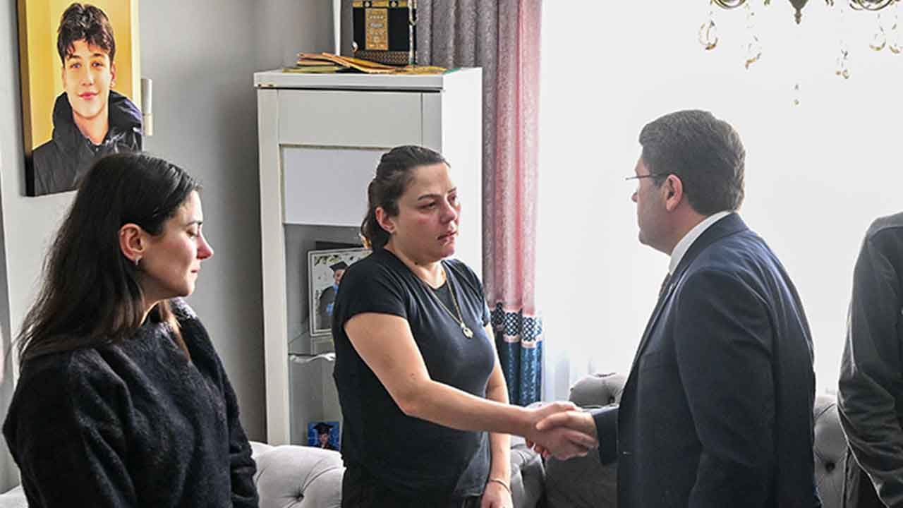 Foto - Adalet Bakanı Yılmaz Tunç'tan 'IBAN' tepkisi: Niye veriyorsunuz?