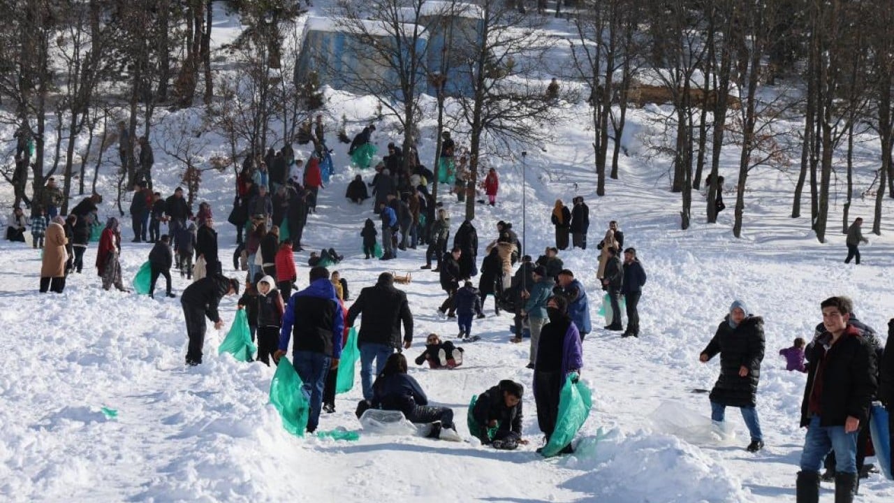 Adana usulü kayak festivali