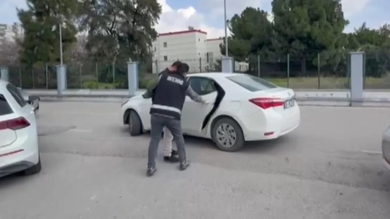 Foto - Adana’da 50 bin paket sigarayla yakalandı! Emniyet’teki ifadesi "Vay pişkin vay" dedirtti