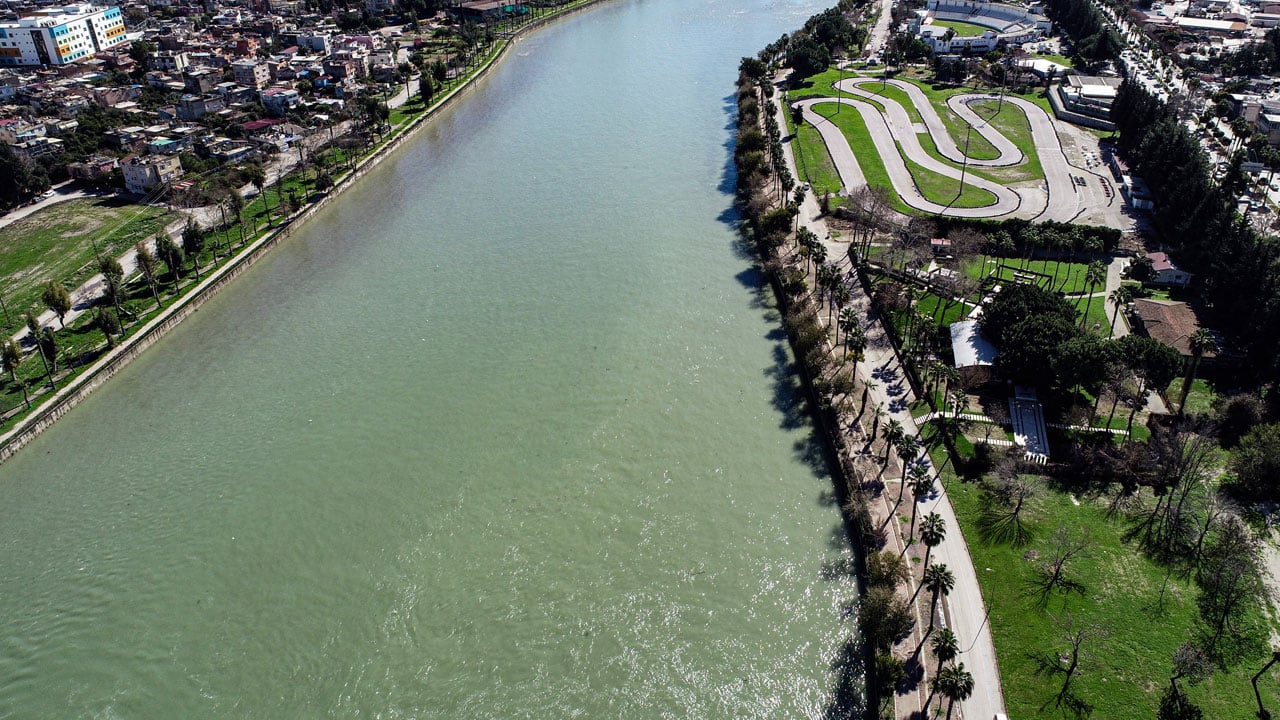 Foto - Adana’da dengeler değişti! Kuraklıktan kavrulan kent suya doydu