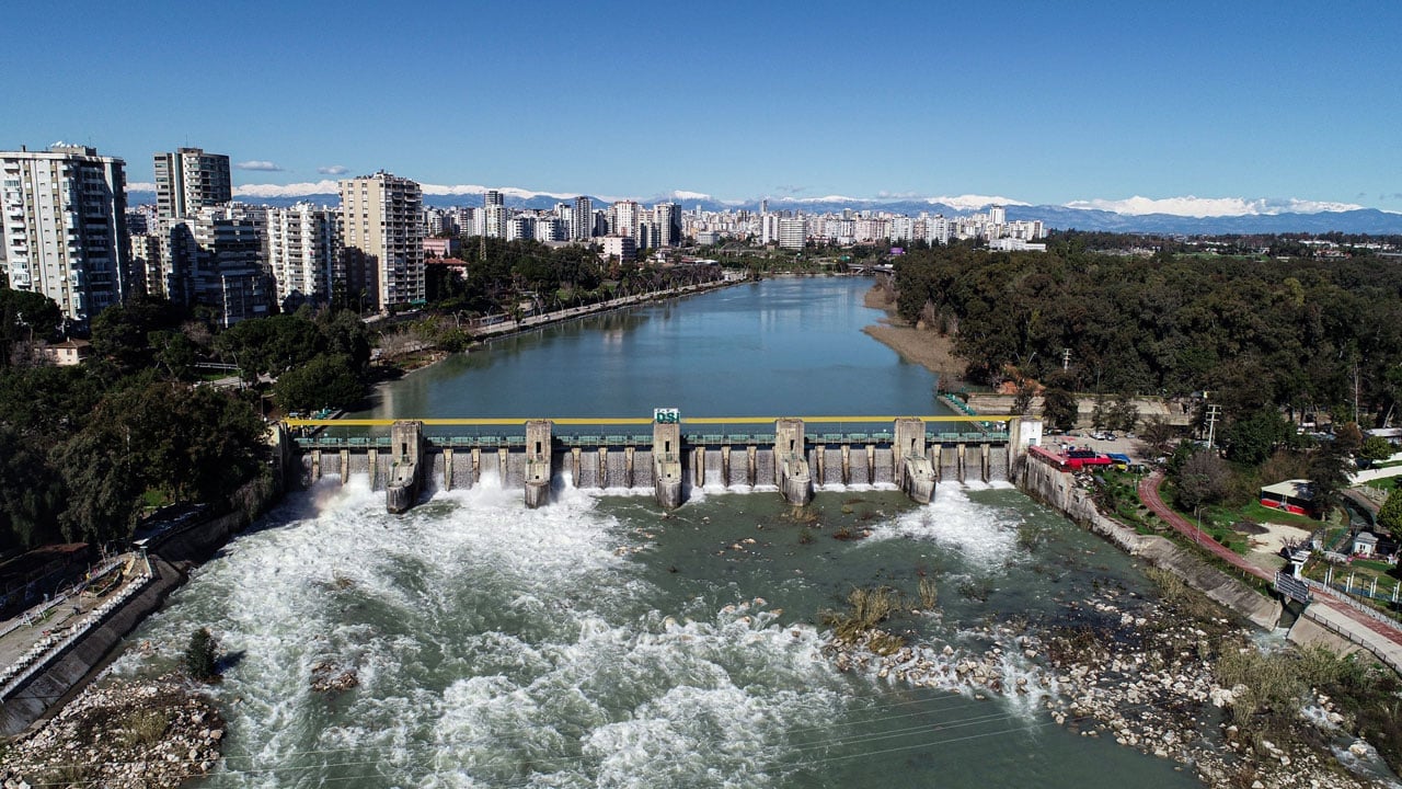 Foto - Adana’da dengeler değişti! Kuraklıktan kavrulan kent suya doydu