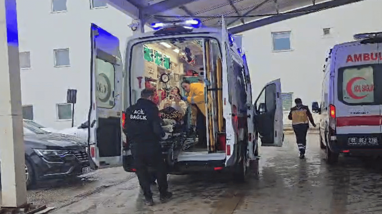 Foto - Adana’da facia gibi kaza! 2 ölü onlarca yaralı var