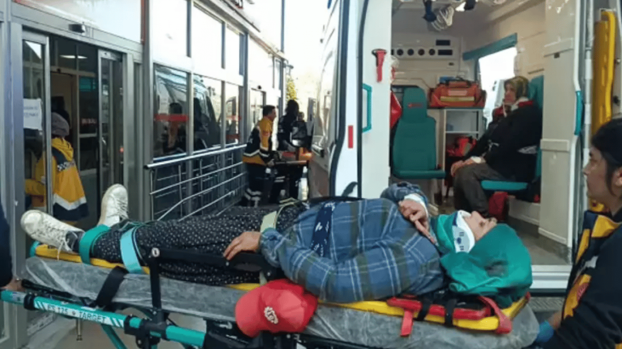 Adana'da feci kaza: Çok sayıda yaralı var!