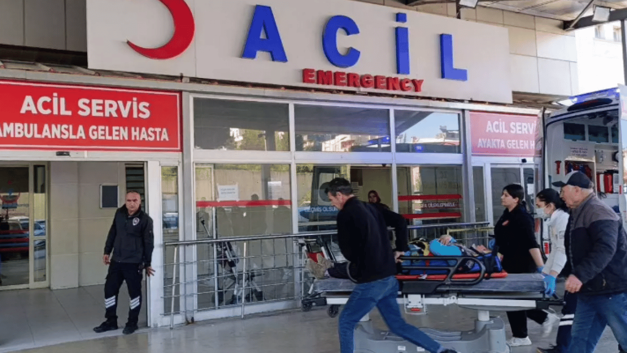 Foto - Adana'da feci kaza: Çok sayıda yaralı var!