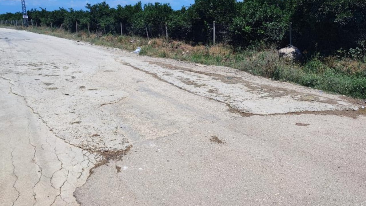 Foto - Adana'da hizmetin adresi vatandaş oldu! CHP'li belediyeler çukurlara göz yumdu